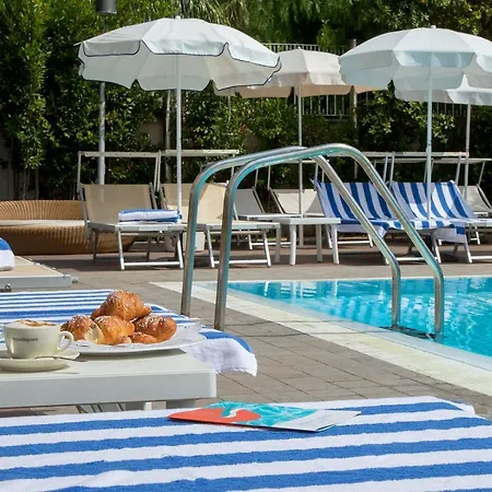 Hotel Premiere Pool &