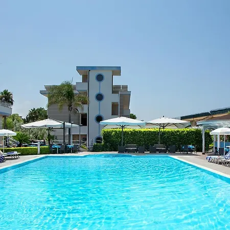 Premiere מלון 4*