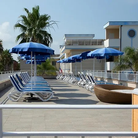 Premiere Pool & Hotel 4*