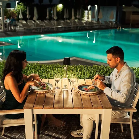 Hotel Premiere Pool &