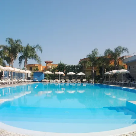 Hotel Premiere Pool & Varcaturo