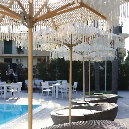Premiere Pool & Hotel 4*
