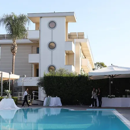 Premiere Hotel Varcaturo