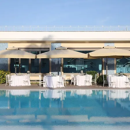 Hotel Premiere Pool & Varcaturo
