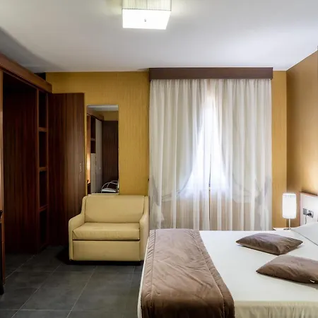 فندق Premiere 4*