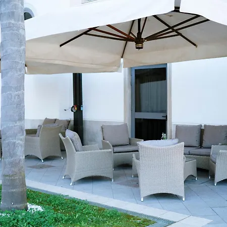 Hotel Premiere Varcaturo