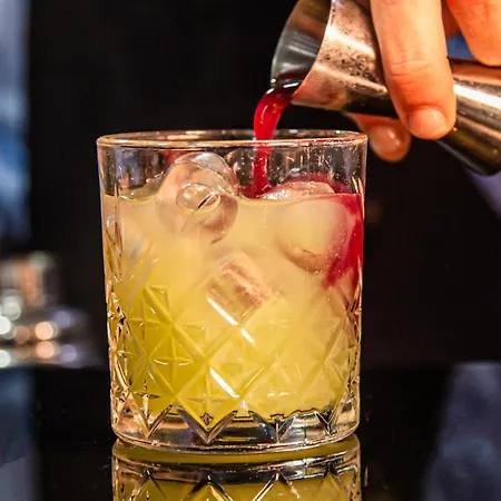 Premiere 4* Varcaturo