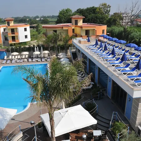 Premiere Pool &