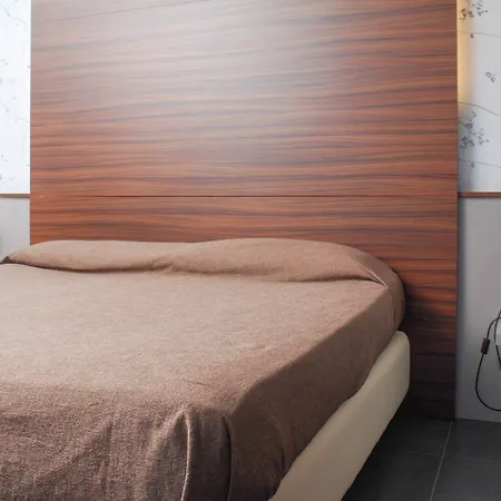 Premiere 4* Varcaturo