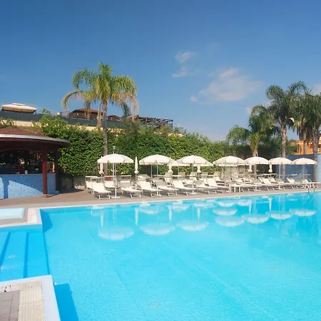 Premiere Pool & فندق